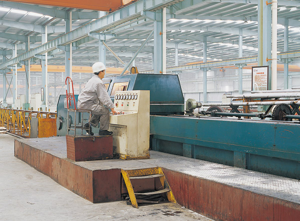 上上精扎車間設(shè)備扎機(jī)